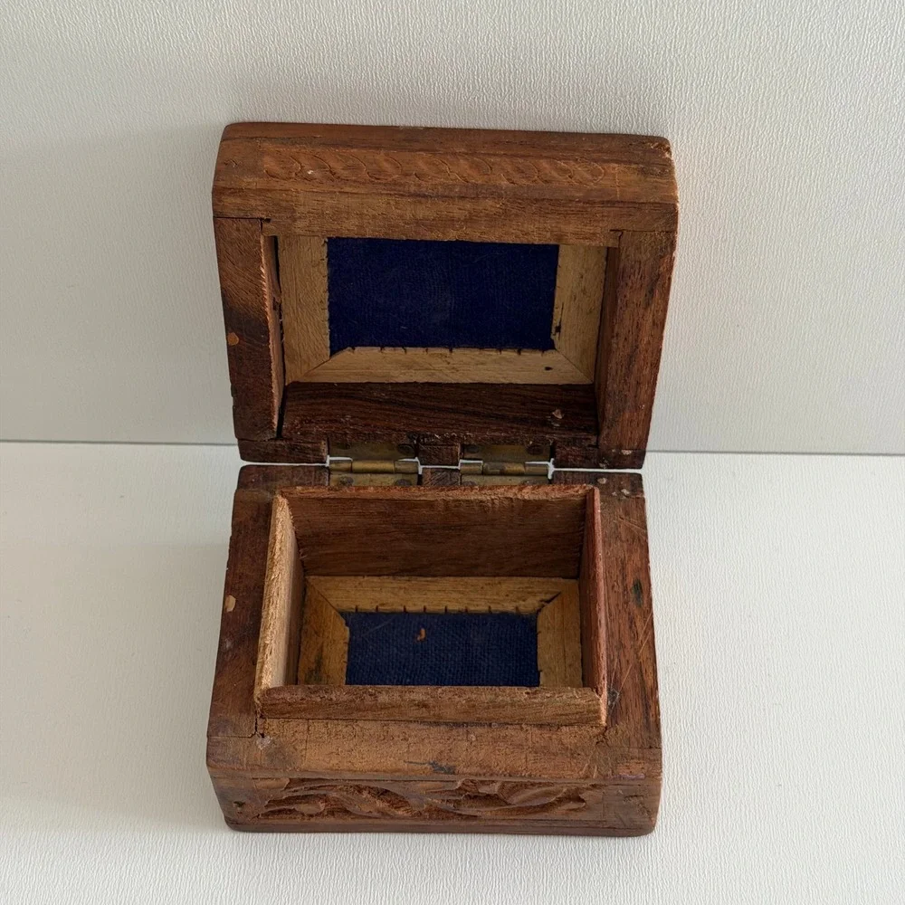 Vintage Handcarved Wood Box Jewelry Small‎ Brown Floral Ornate Primitive